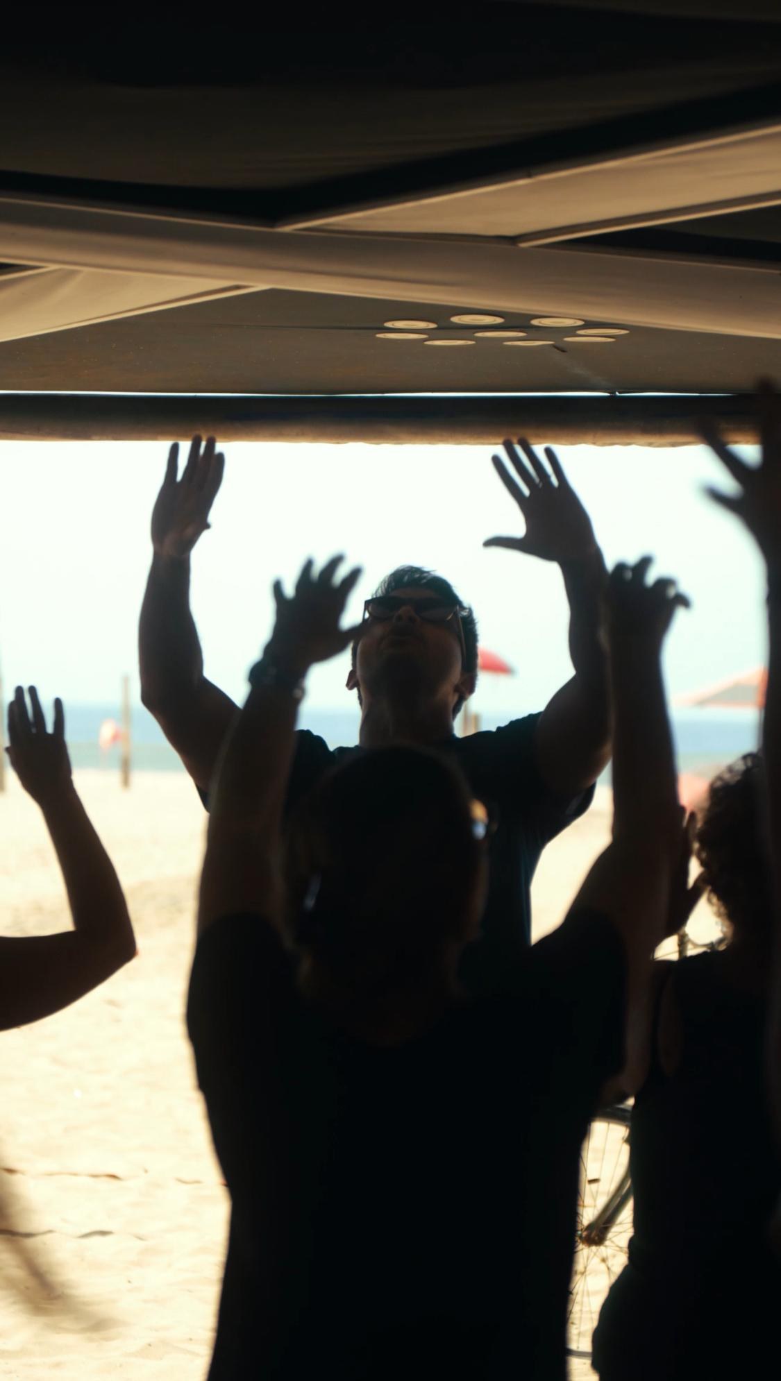 Registro real de uma aula do Dance na Orla — momento 4