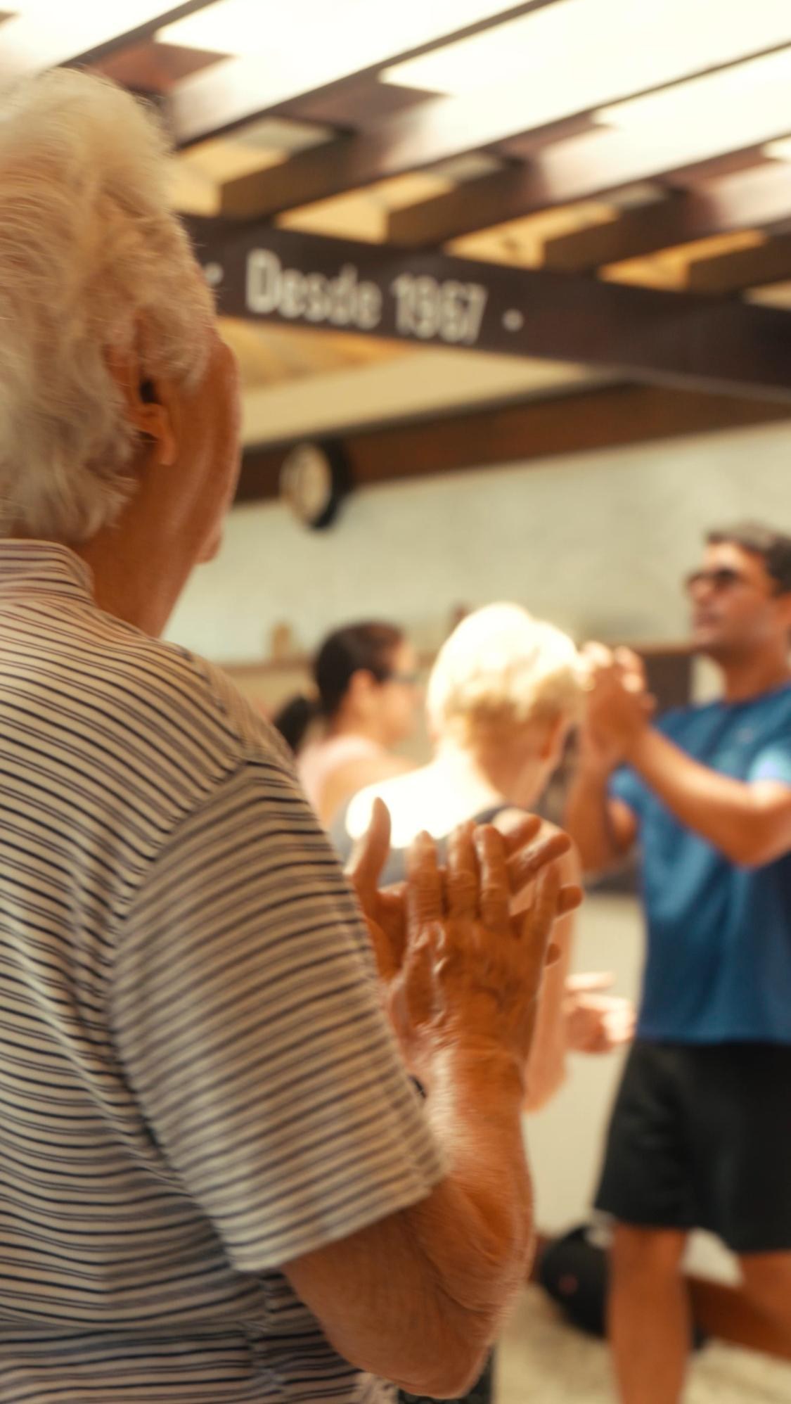 Registro real de uma aula do Dance na Orla — momento 9